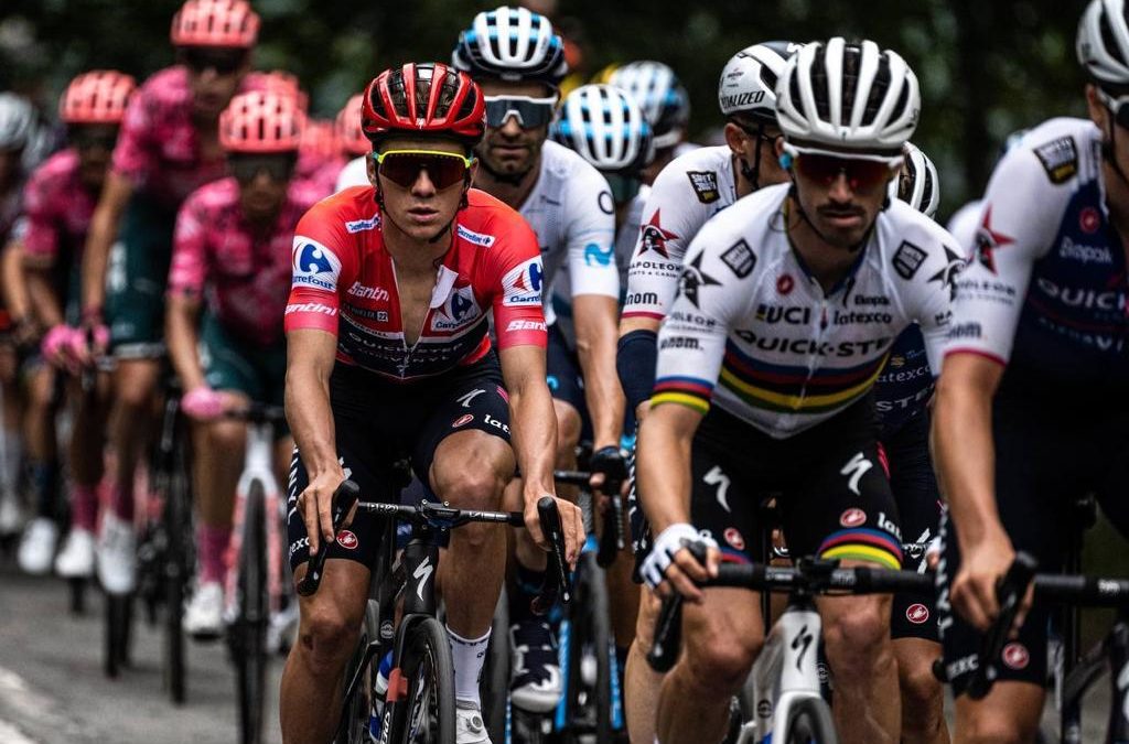 La Vuelta ciclista a España : Remco Evenepoel off to a good start